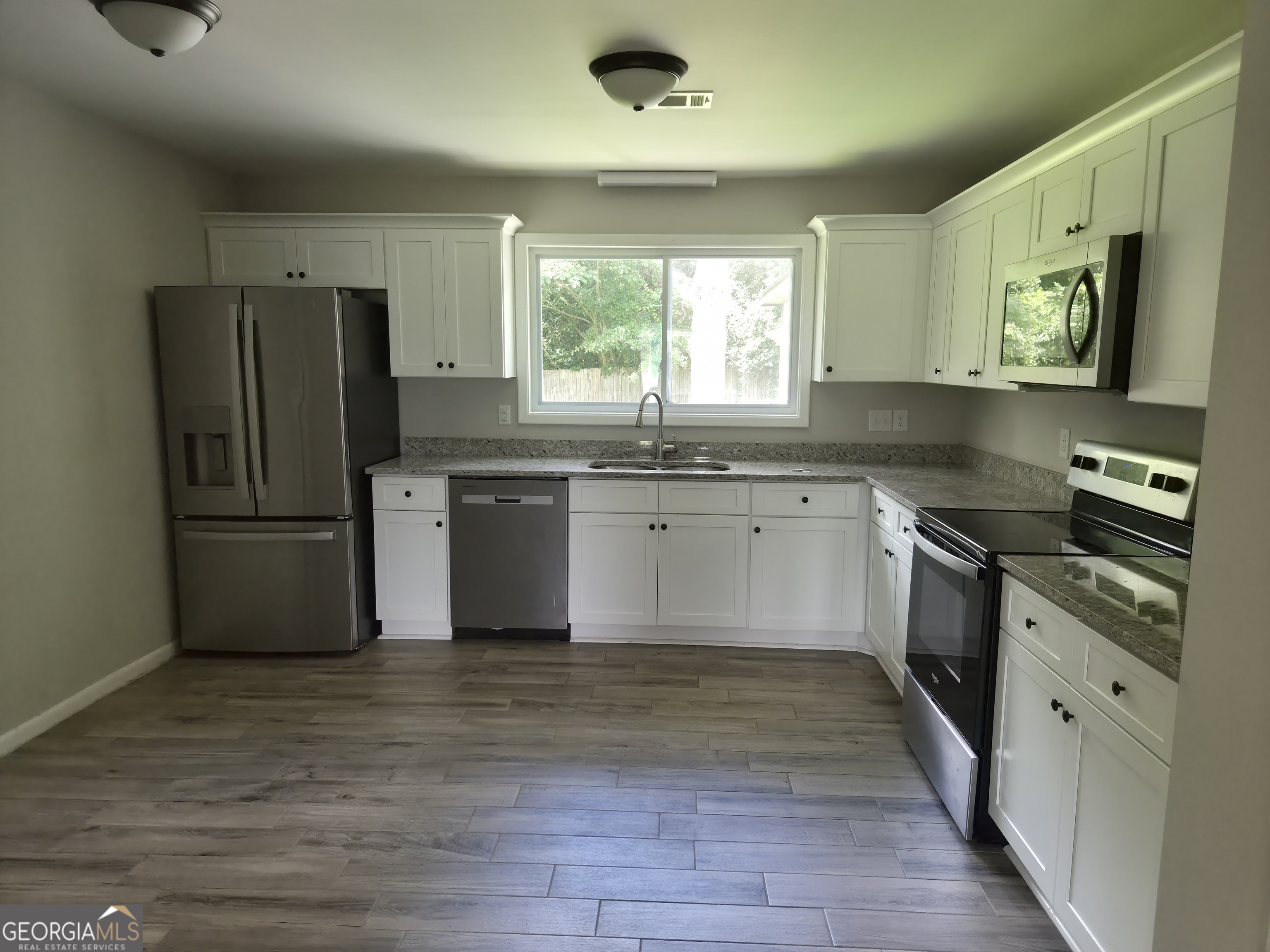 221 Gilchrist DR