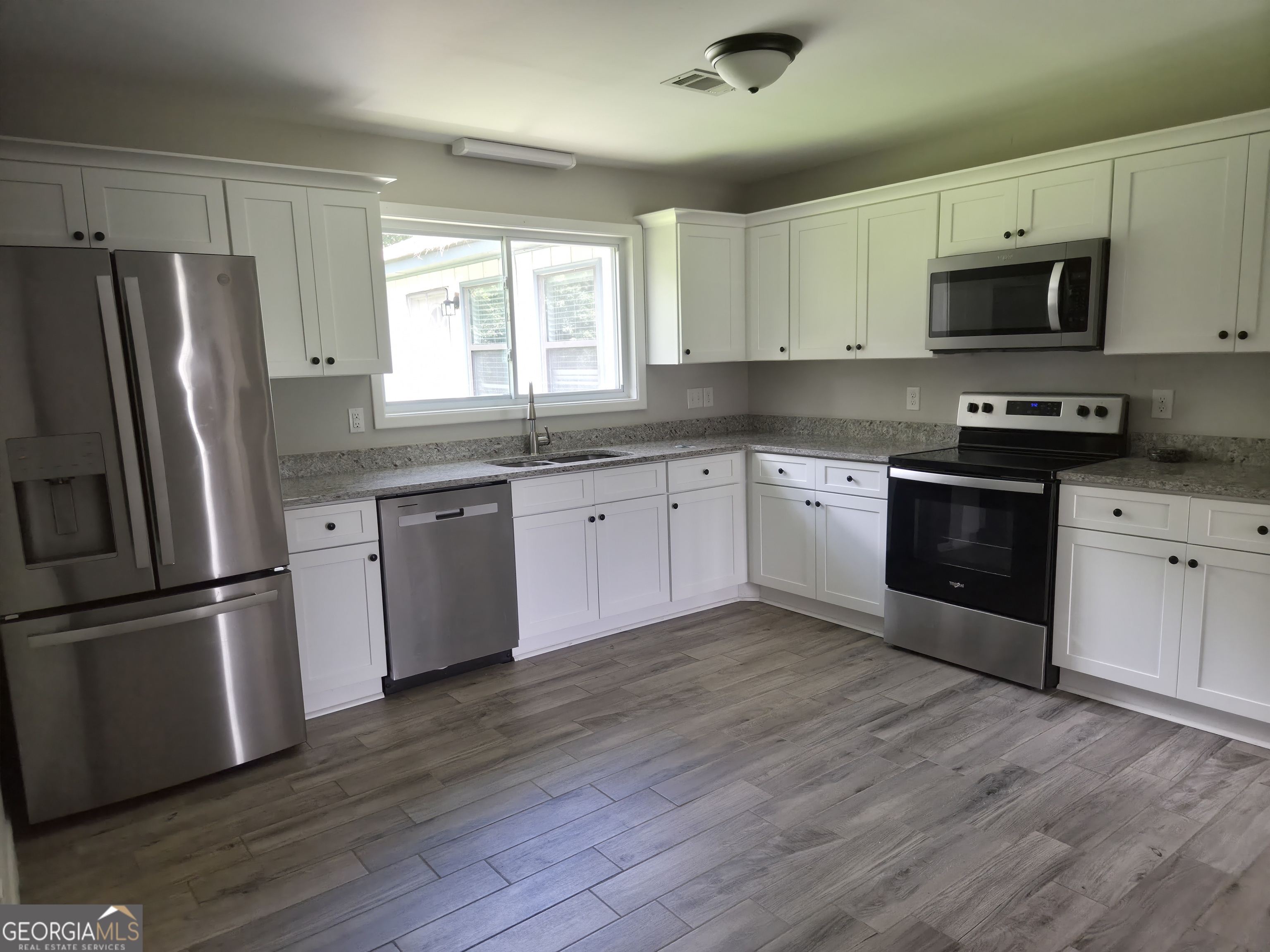 221 Gilchrist DR
