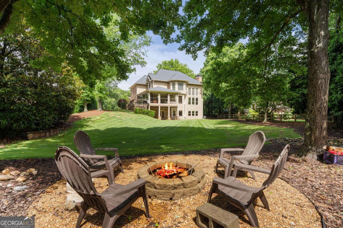 46 Lakecrest CIR
