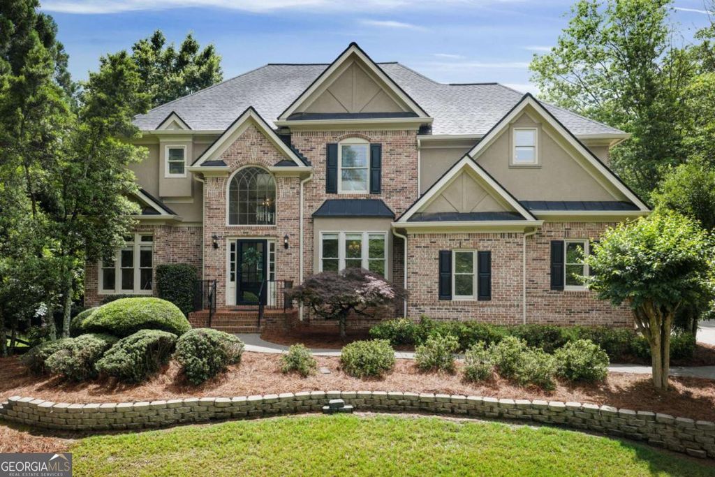 Photo of 46 Lakecrest Circle, Suwanee, GA 30024 (MLS # 10773319)