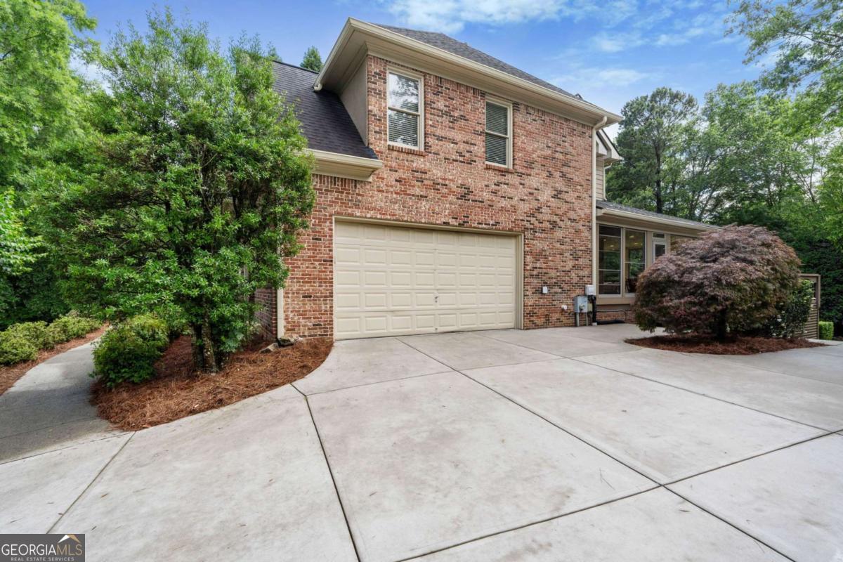 46 Lakecrest CIR