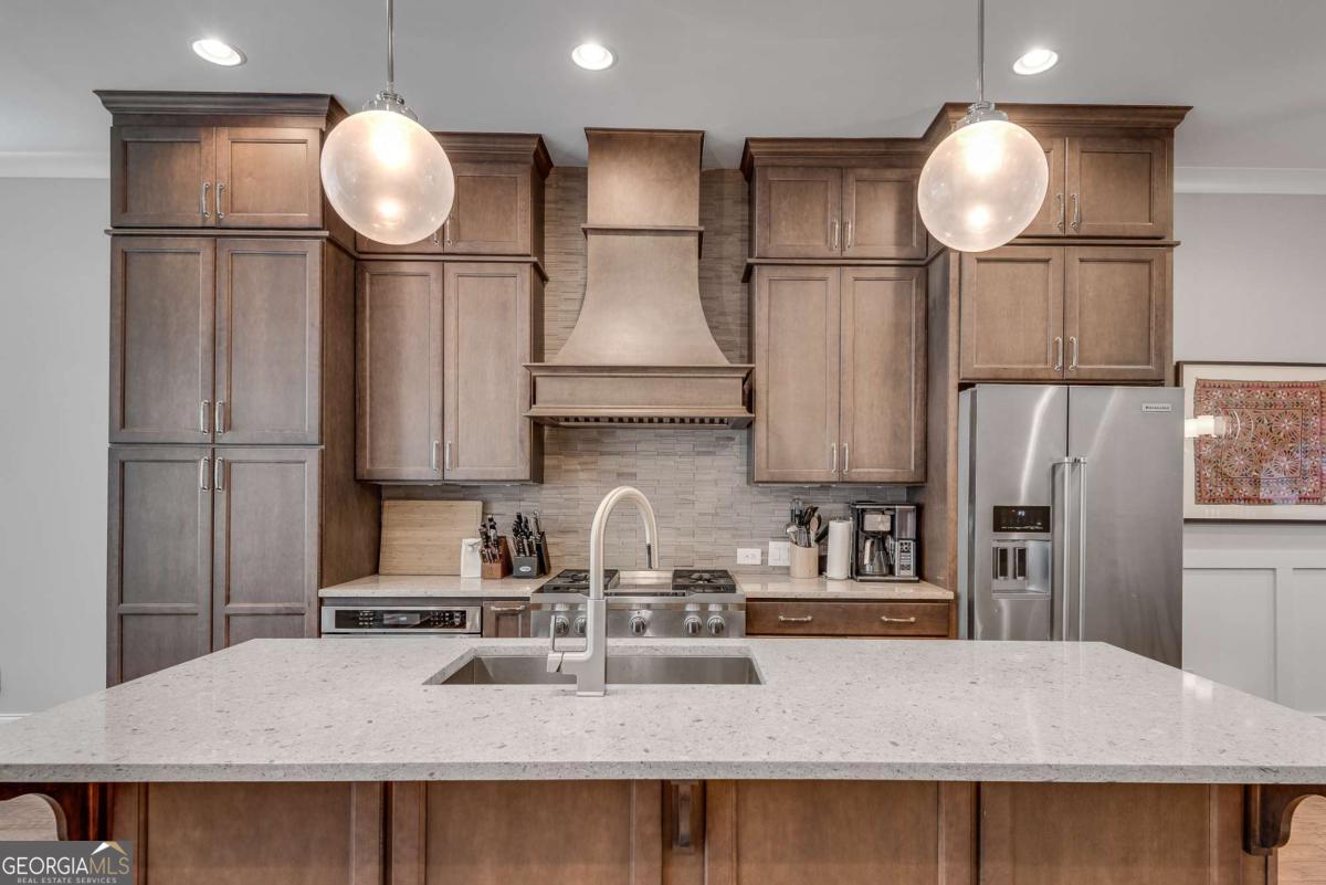 345 Glen Iris DR NE 3