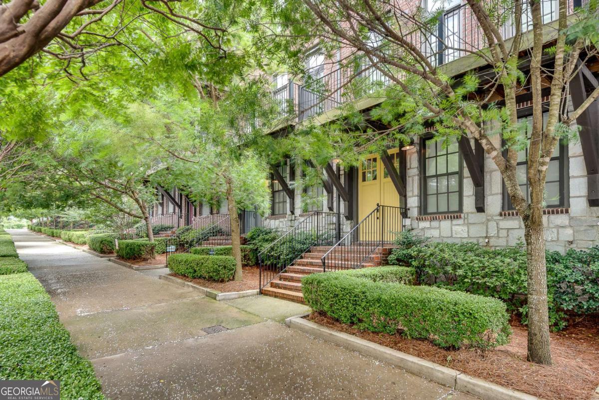 345 Glen Iris DR NE 3