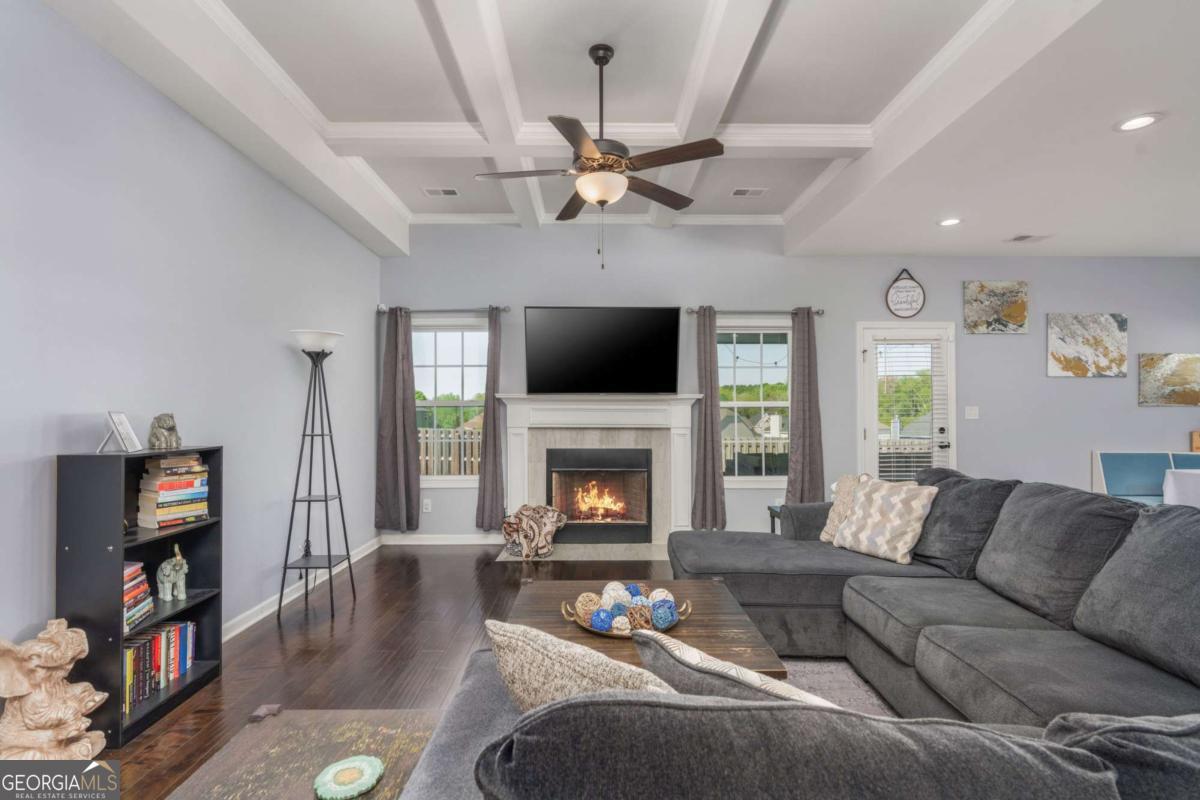 215 Shoshone CIR 78