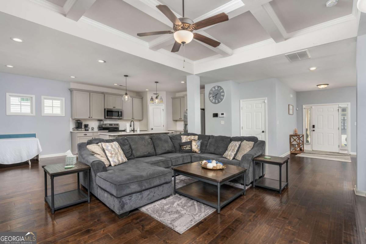 215 Shoshone CIR 78