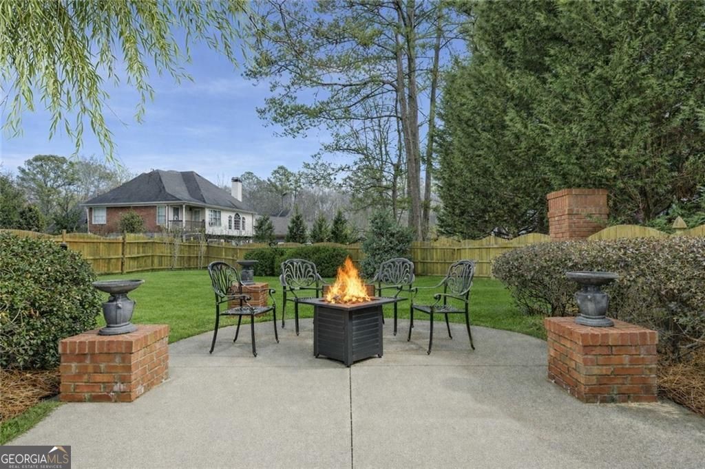 317 Covered Bridge PL SW