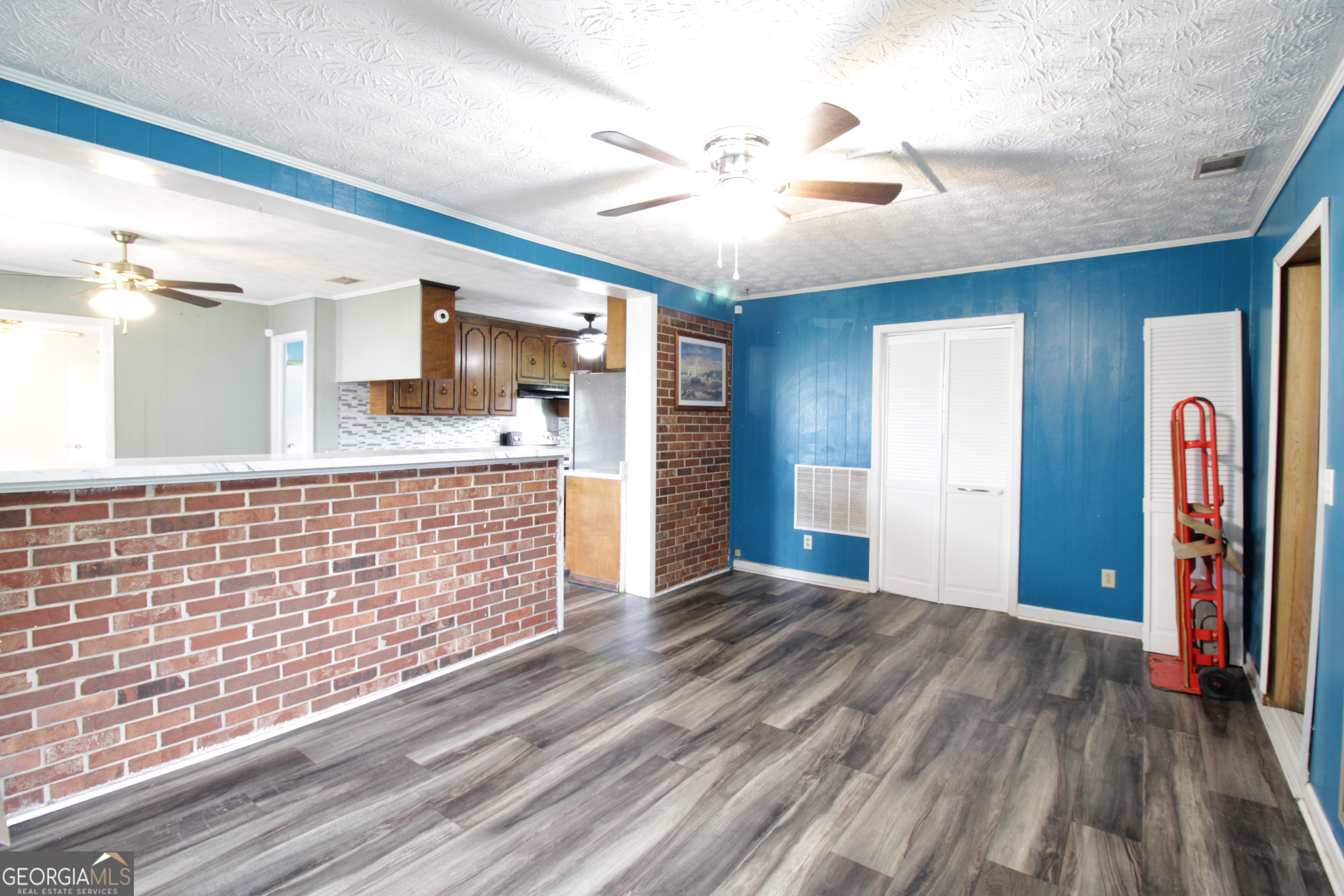 136 Morris DR