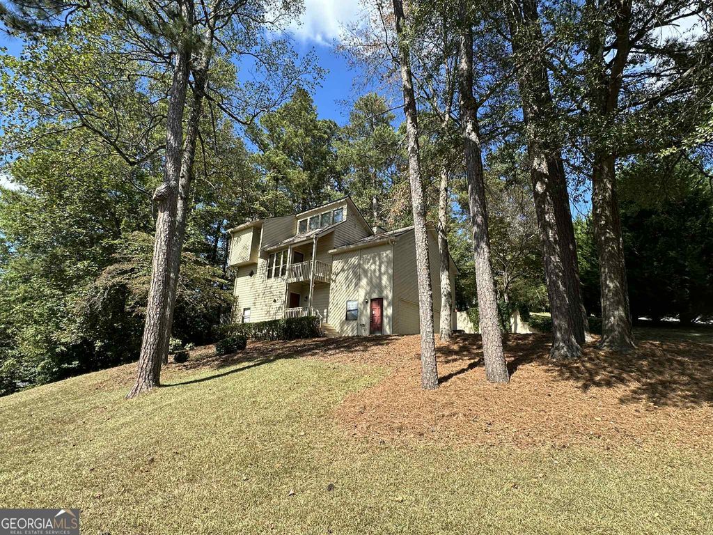Photo of 340 Farm Path, Roswell, GA 30075 (MLS # 10700701)