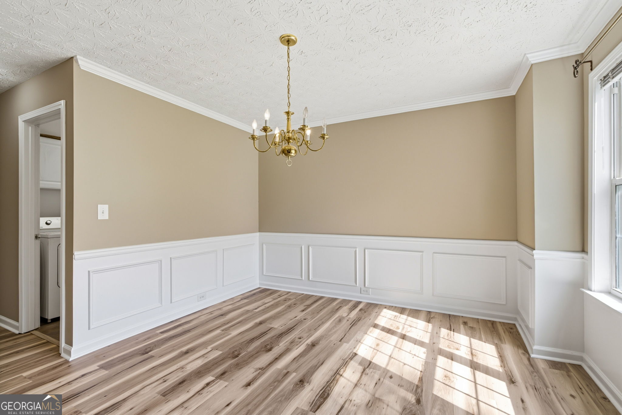 3735 Wake Robin WAY