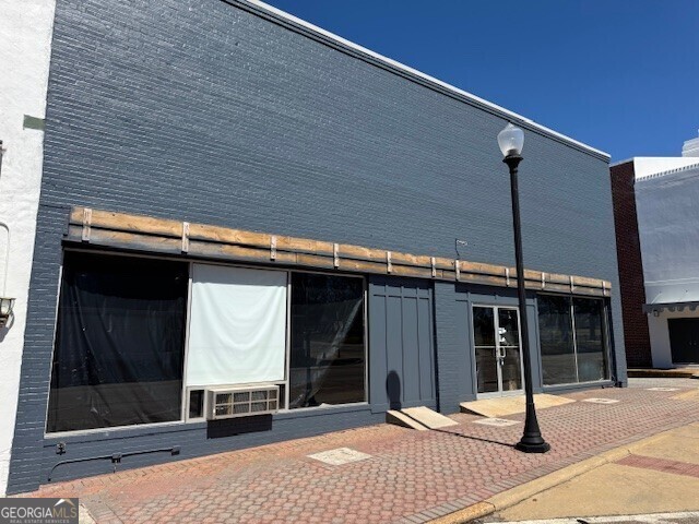 308 E Main ST