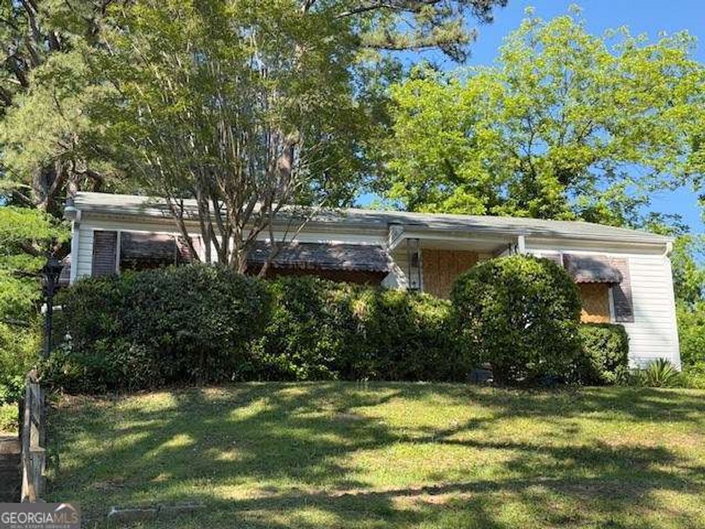 Photo of 2103 Penelope Street NW, Atlanta, GA 30314 (MLS # 10774537)