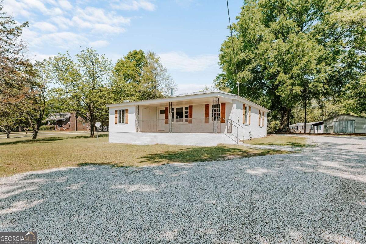 52 Clark CIR