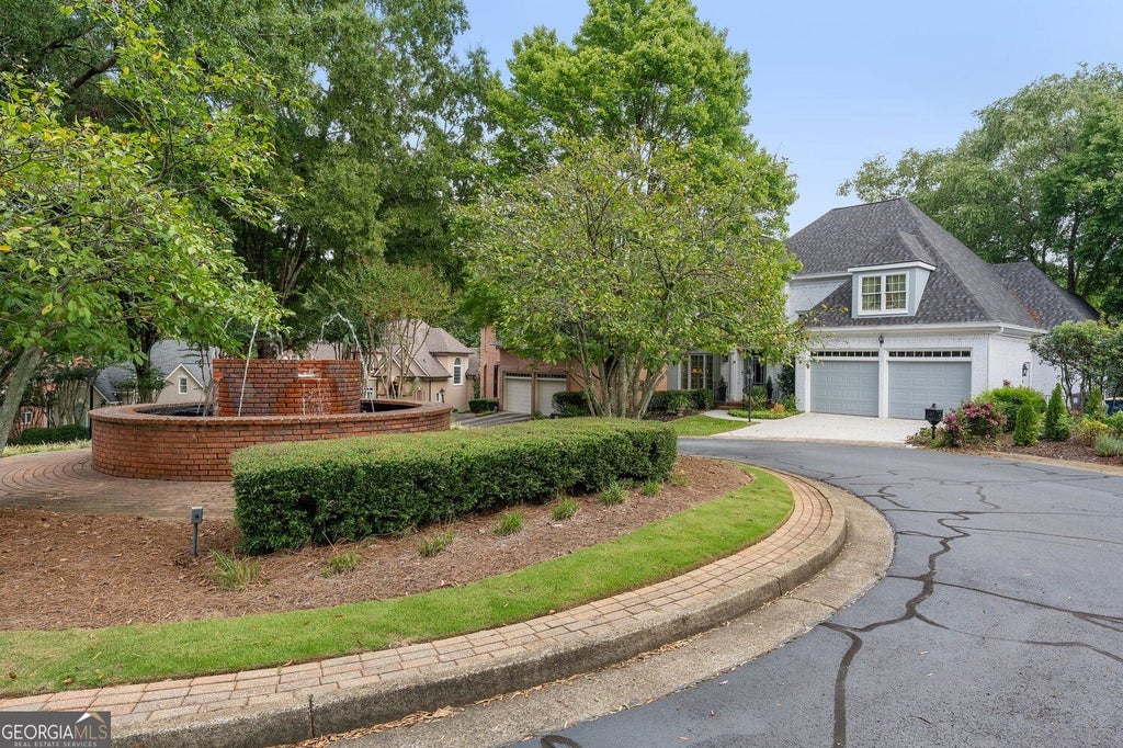 Photo of 4581 Fountain Drive NE, Marietta, GA 30067 (MLS # 10854289)