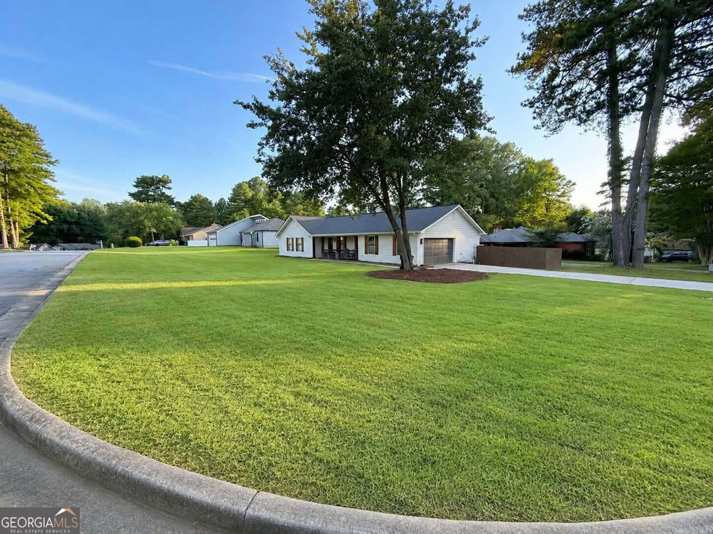 Photo of 808 Darlington Drive, Jonesboro, GA 30238 (MLS # 10834245)