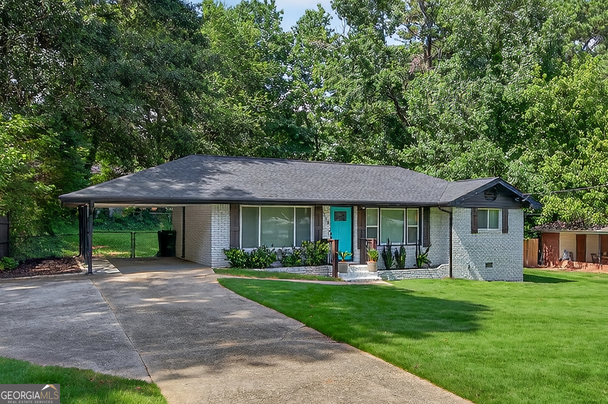 218 Palms LN