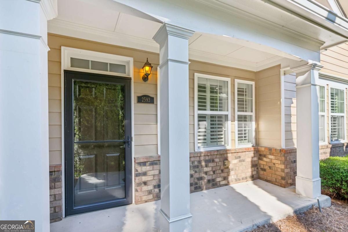 2593 Grapevine CIR 301