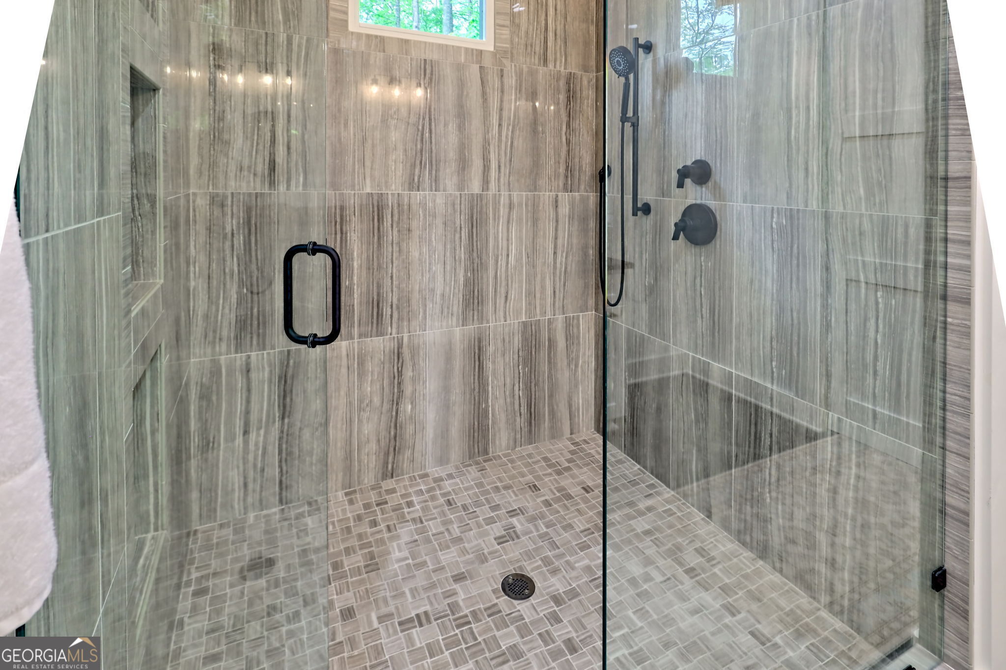 Clayton, Georgia 30525, United States, 5 Bedrooms Bedrooms, ,4 BathroomsBathrooms,Residential,Pending,126259