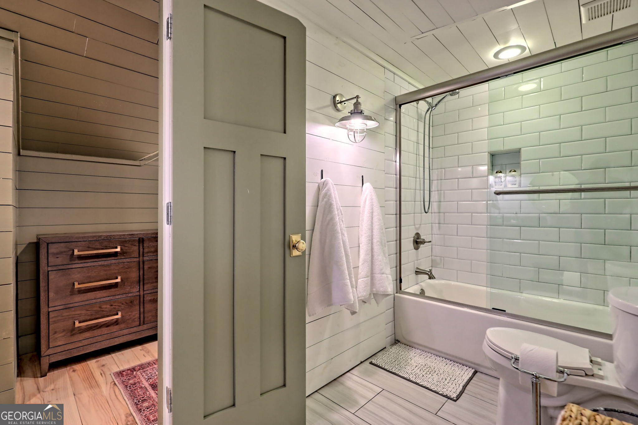 Clayton, Georgia 30525, United States, 5 Bedrooms Bedrooms, ,4 BathroomsBathrooms,Residential,Pending,126259