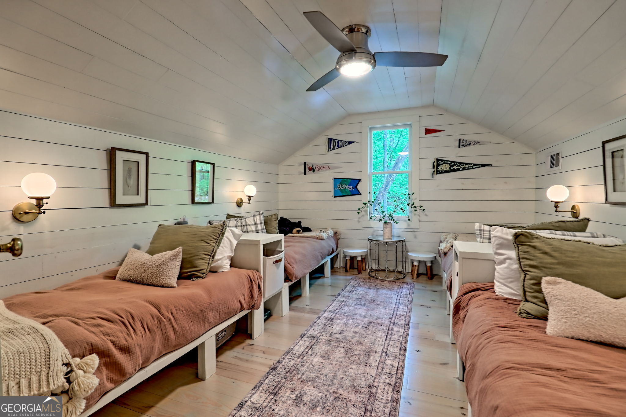 Clayton, Georgia 30525, United States, 5 Bedrooms Bedrooms, ,4 BathroomsBathrooms,Residential,Pending,126259