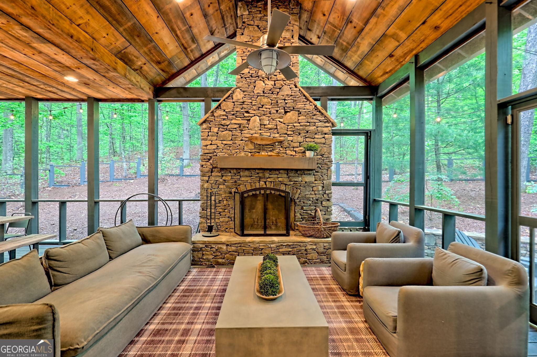 Clayton, Georgia 30525, United States, 5 Bedrooms Bedrooms, ,4 BathroomsBathrooms,Residential,Pending,126259