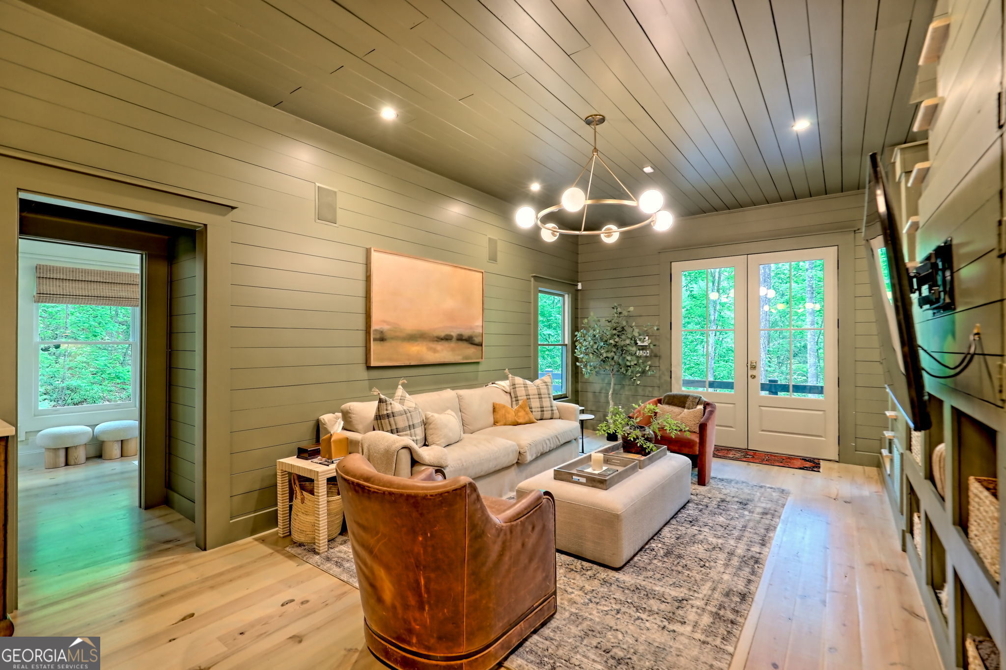 Clayton, Georgia 30525, United States, 5 Bedrooms Bedrooms, ,4 BathroomsBathrooms,Residential,Pending,126259