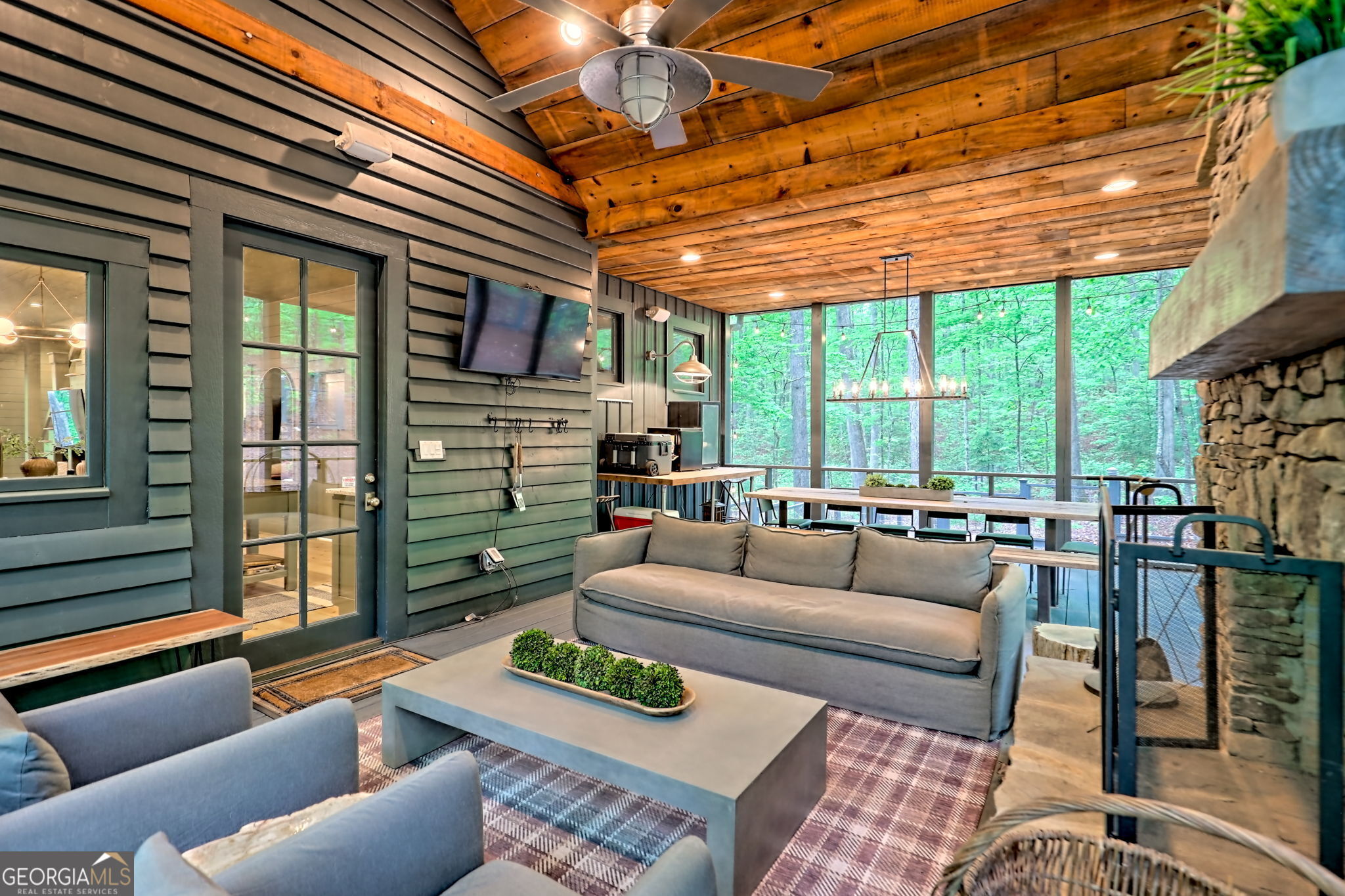 Clayton, Georgia 30525, United States, 5 Bedrooms Bedrooms, ,4 BathroomsBathrooms,Residential,Pending,126259