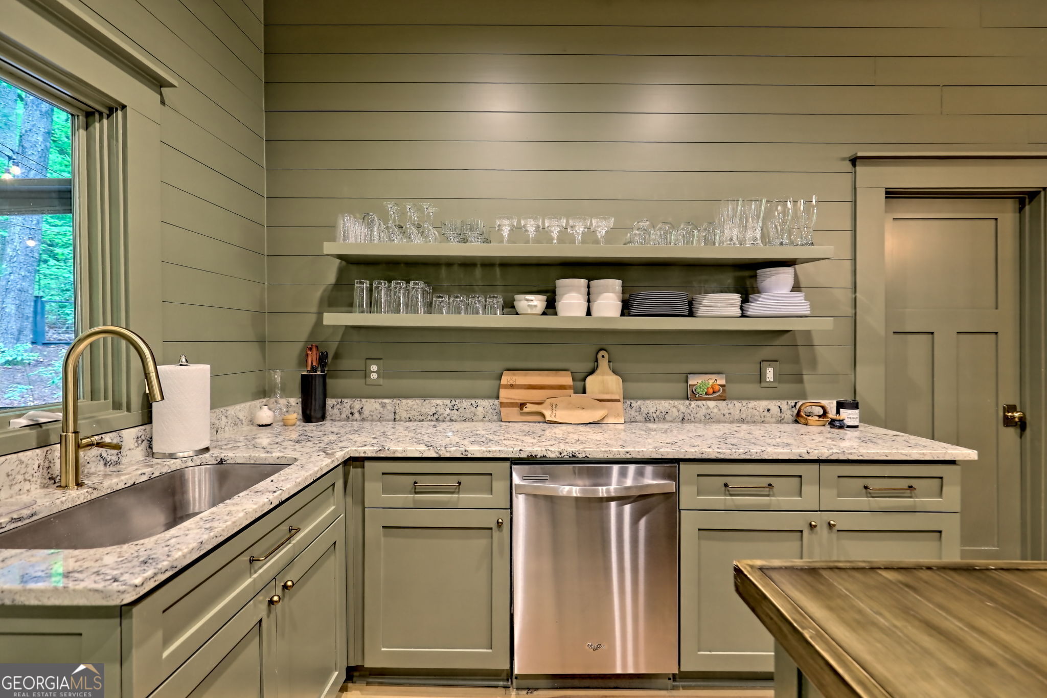 Clayton, Georgia 30525, United States, 5 Bedrooms Bedrooms, ,4 BathroomsBathrooms,Residential,Pending,126259