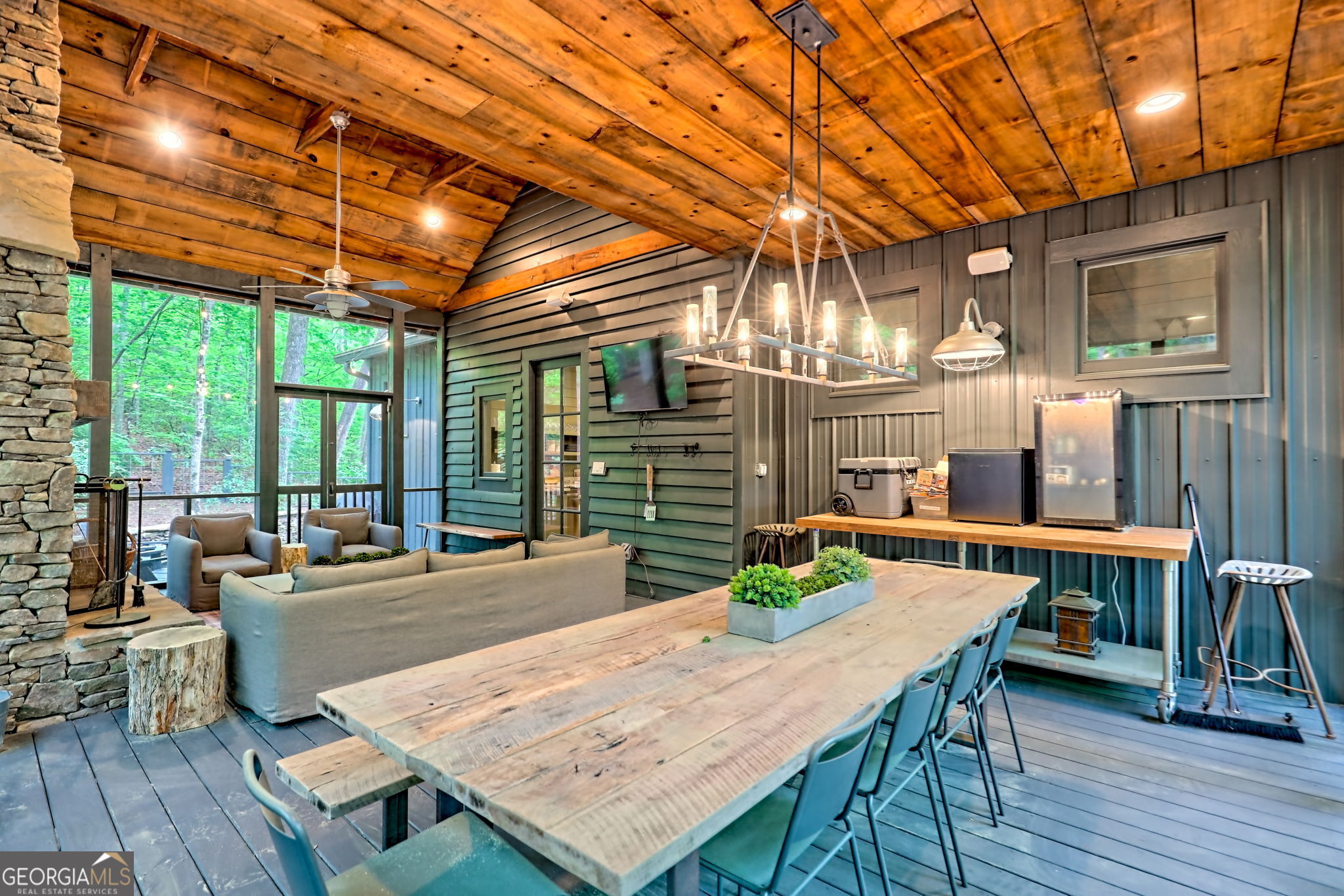 Clayton, Georgia 30525, United States, 5 Bedrooms Bedrooms, ,4 BathroomsBathrooms,Residential,Pending,126259