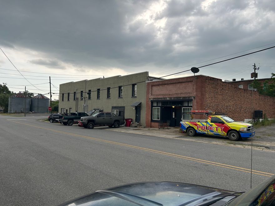 Great multi-unit apartment building located within walking distance to shopping and restaurants. This building consist of 8 units ranging from 1BD/1BA to 3BD/2BA. Building is located next to a property that will become a pocket park, which should begin construction in June.