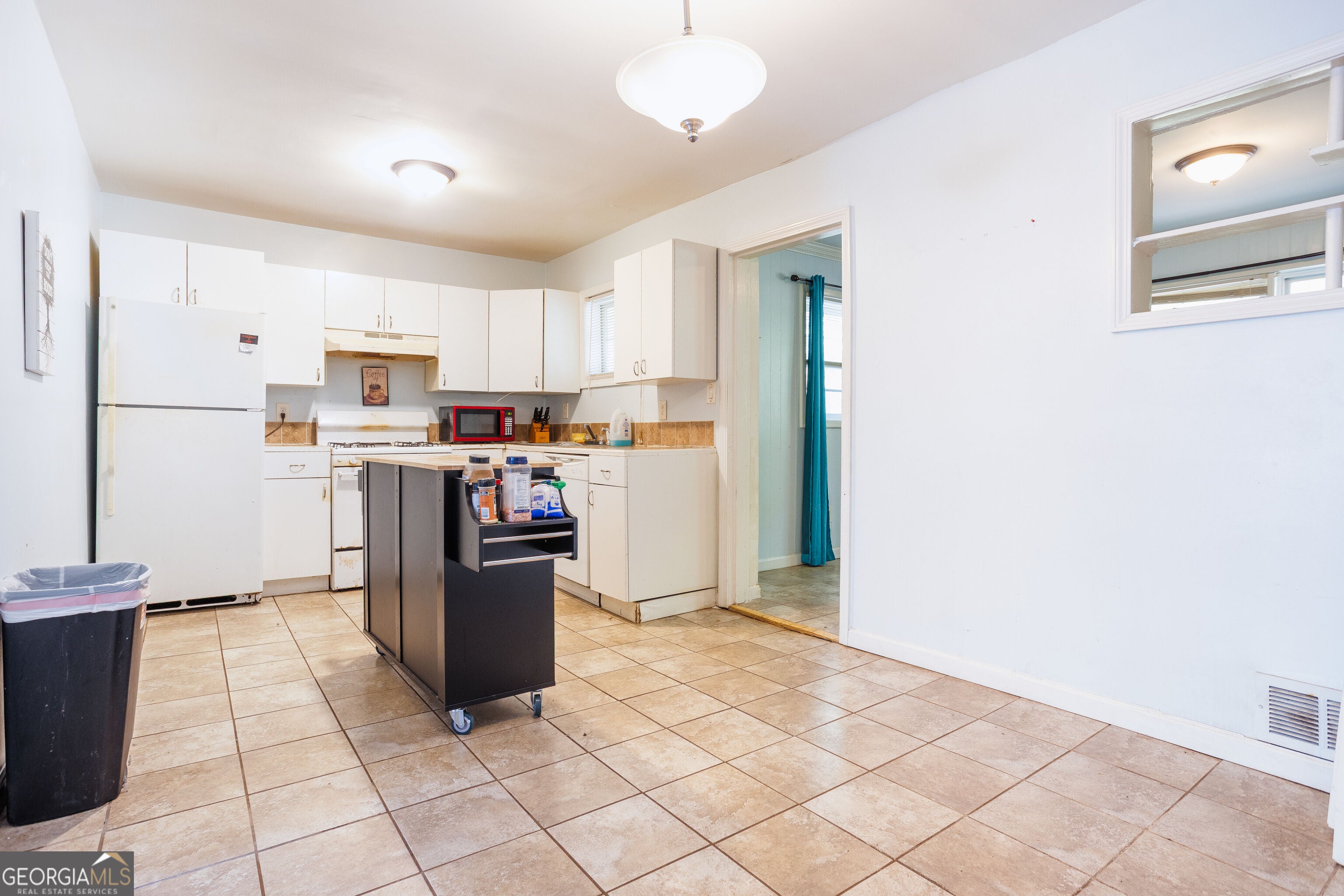 3662 Tulip DR