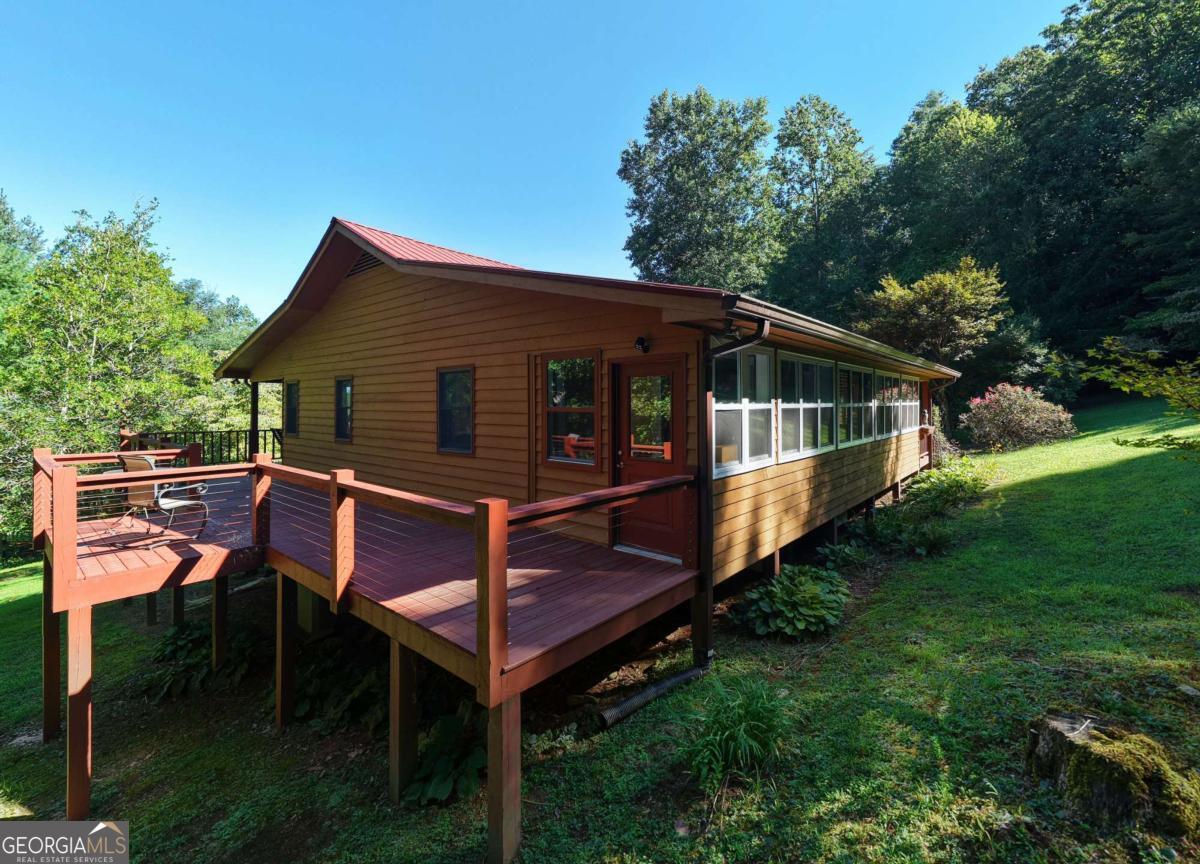 652 Pleasant Valley LN