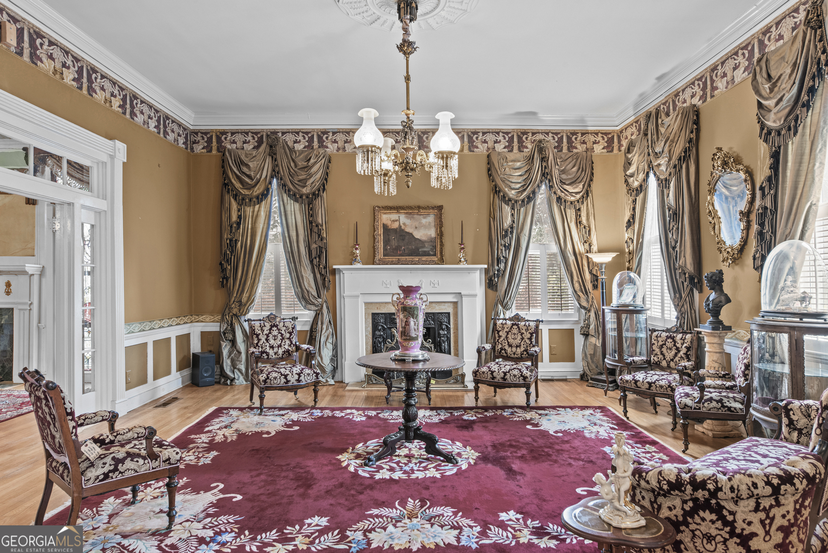 1155 Floyd ST NE