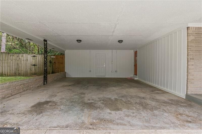 1619 Moncrief CIR