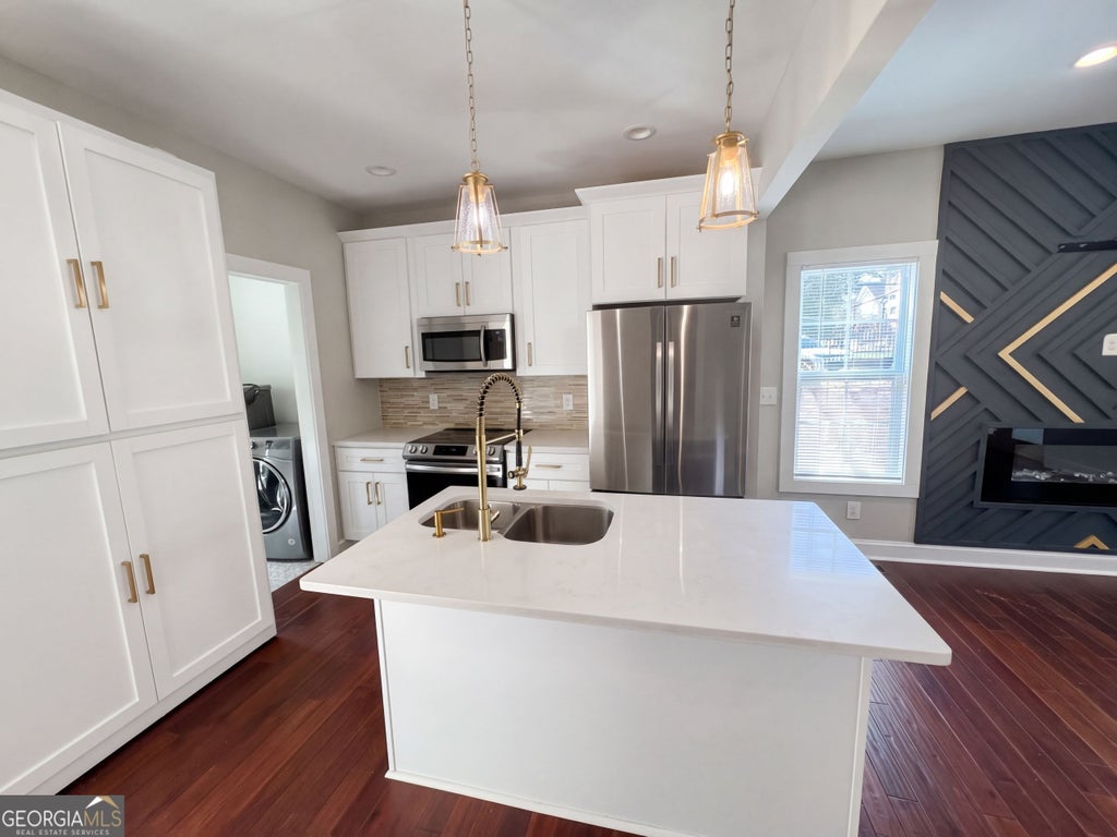 Photo of 213 Joseph E Lowery Boulevard NW, Atlanta, GA 30314 (MLS # 10853150)