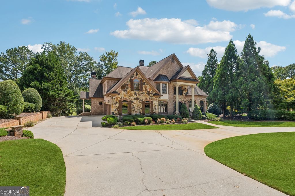 Photo of 6935 Wakehurst Place, Cumming, GA 30040 (MLS # 10635585)