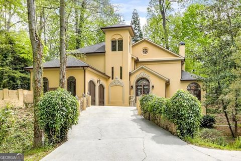 Photo of 3879 PEACHTREE DUNWOODY, Atlanta, GA 30342 (MLS # 10657136)