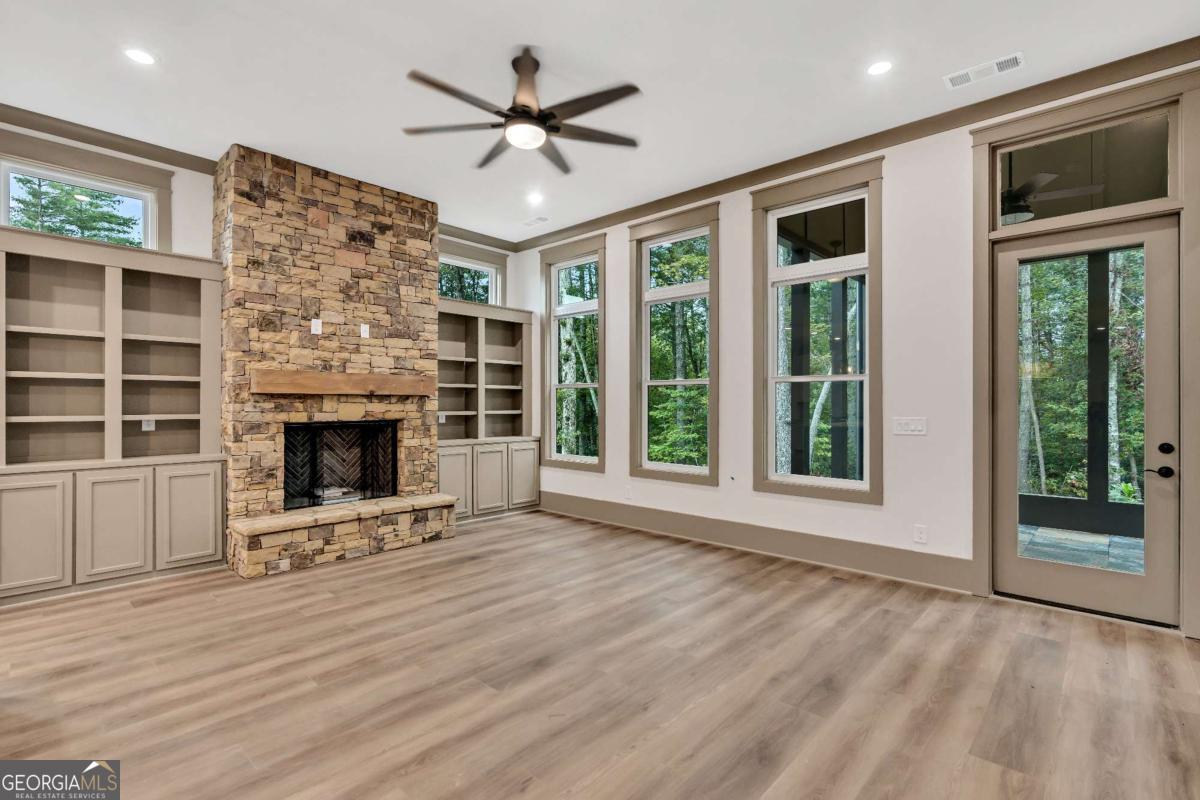 78 Villa Vista, Unit 12
