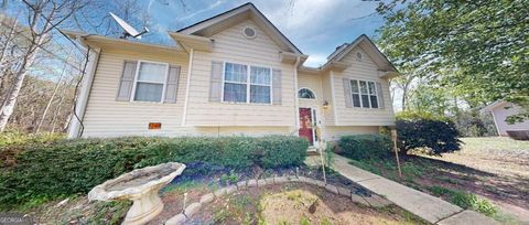 15 Huntington DR Grantville GA 30220