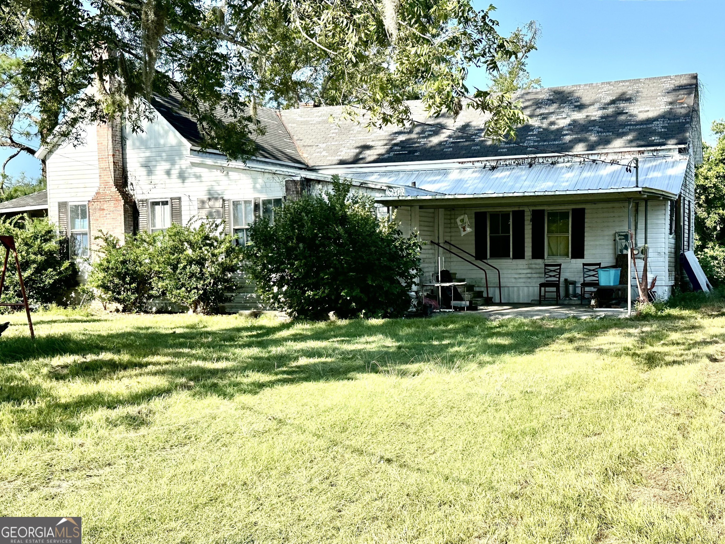 FOR SALE: $299,000 3344 Strickland Avenue, Blackshear, GA Discover the perfect blend of country living and business opportunity! This unique property features a country home paired with an impressive Estimated 6,000 square foot commercial building, all situated on 2.5 beautiful acres just outside Blackshear city limits. Property Highlights: * Spacious country home with rural charm * Massive building (formerly consignment shop) with endless possibilities * 2.5 acres of land offering privacy and space * Private well and septic system * Convenient location just outside city limits * Ideal for home-based business, workshop, storage, or recreational use Whether you're looking for a peaceful country retreat, a business opportunity, or both, this property offers incredible potential. The large building could serve as a retail space, workshop, event venue, storage facility, or be converted to suit your specific needs. Experience true country living with modern conveniences and unlimited possibilities. Call today to schedule your private showing!