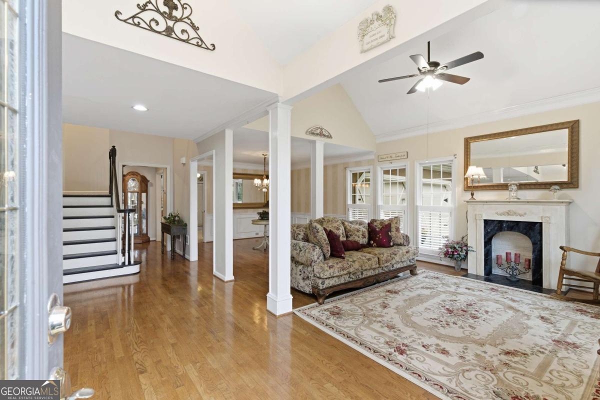 591 Delphinium BLVD NW