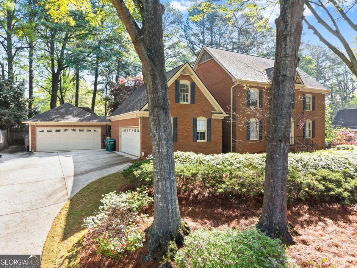 556 Daisy Nash DR SW