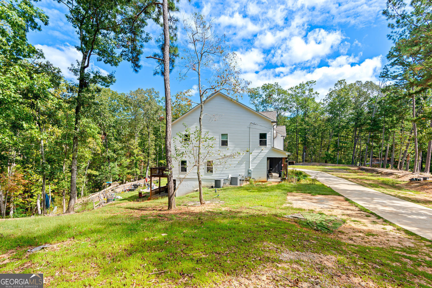 S&B REALTY INC - Residential