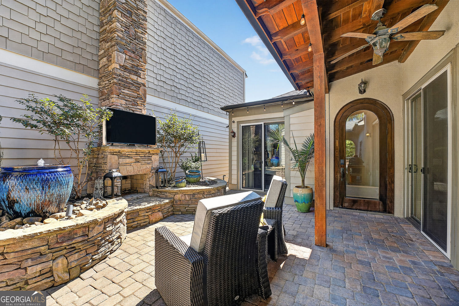 415 Falling Water AVE