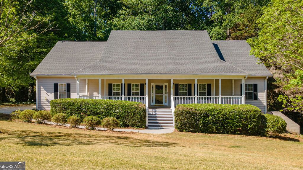 Photo of 149 Walnut Ridge Drive, Hoschton, GA 30548 (MLS # 10753309)