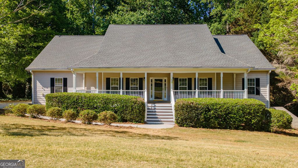Photo of 149 Walnut Ridge Drive, Hoschton, GA 30548 (MLS # 10753309)