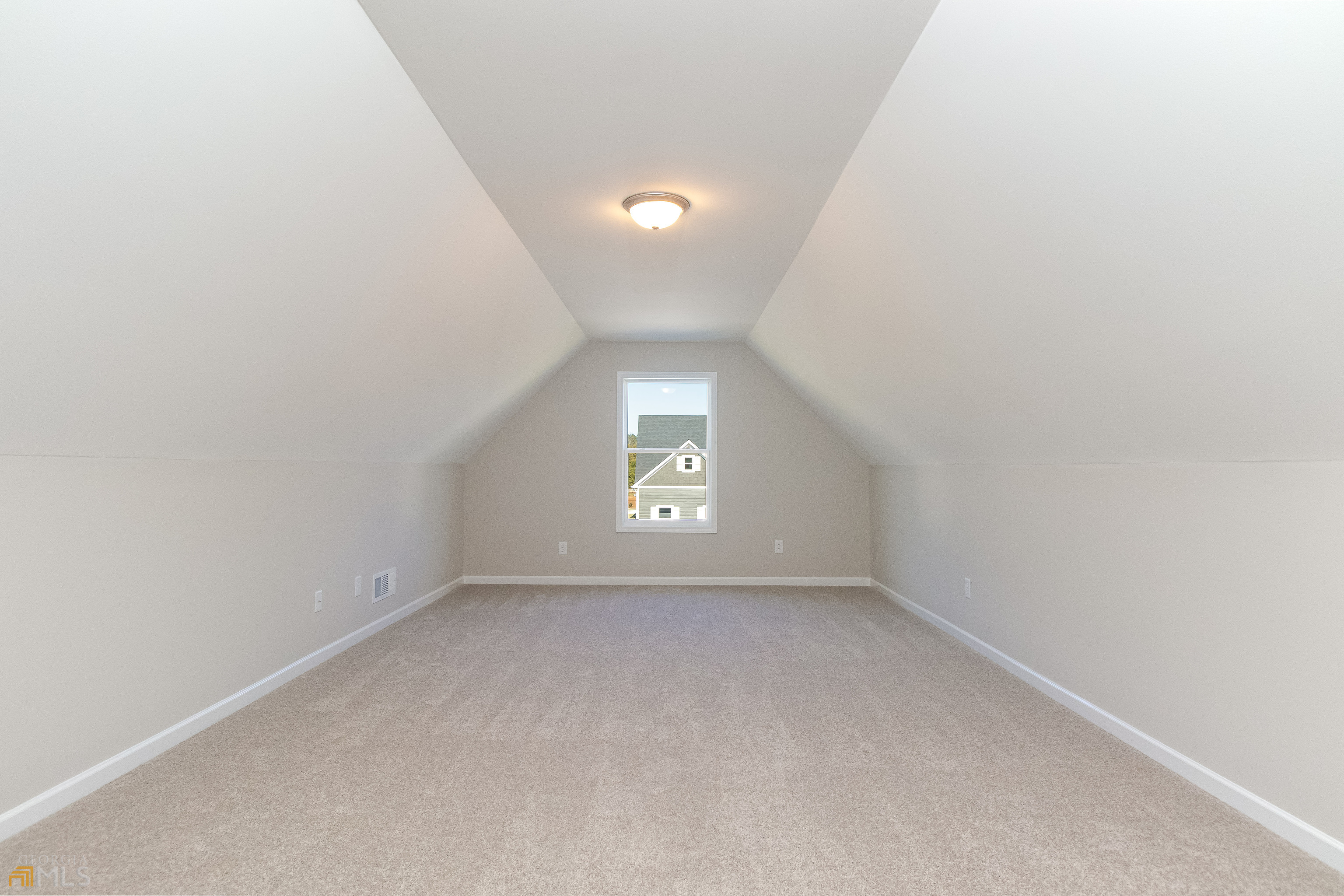 Senoia, Georgia 30276, United States, 3 Bedrooms Bedrooms, ,3 BathroomsBathrooms,Residential,Active,212930