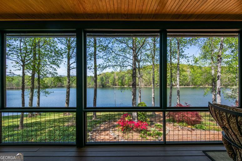 321 Fausetts Lake RD