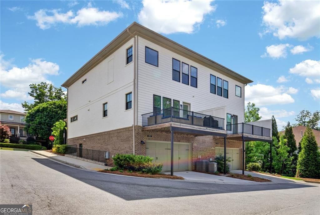 1295 Markham RD