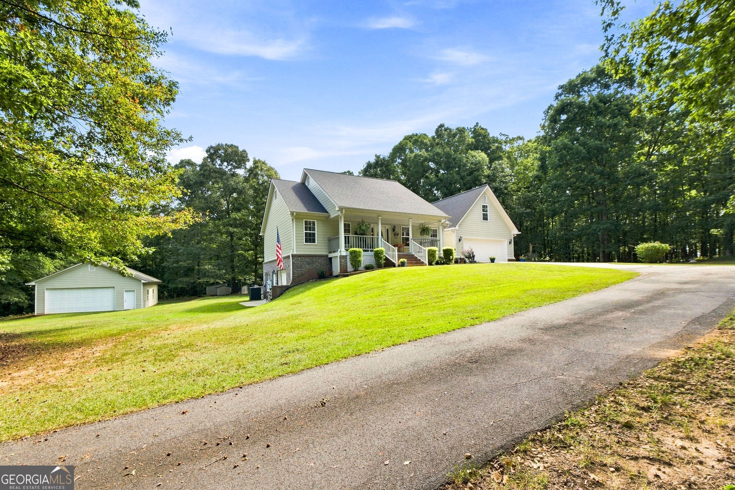 540 Davis RD