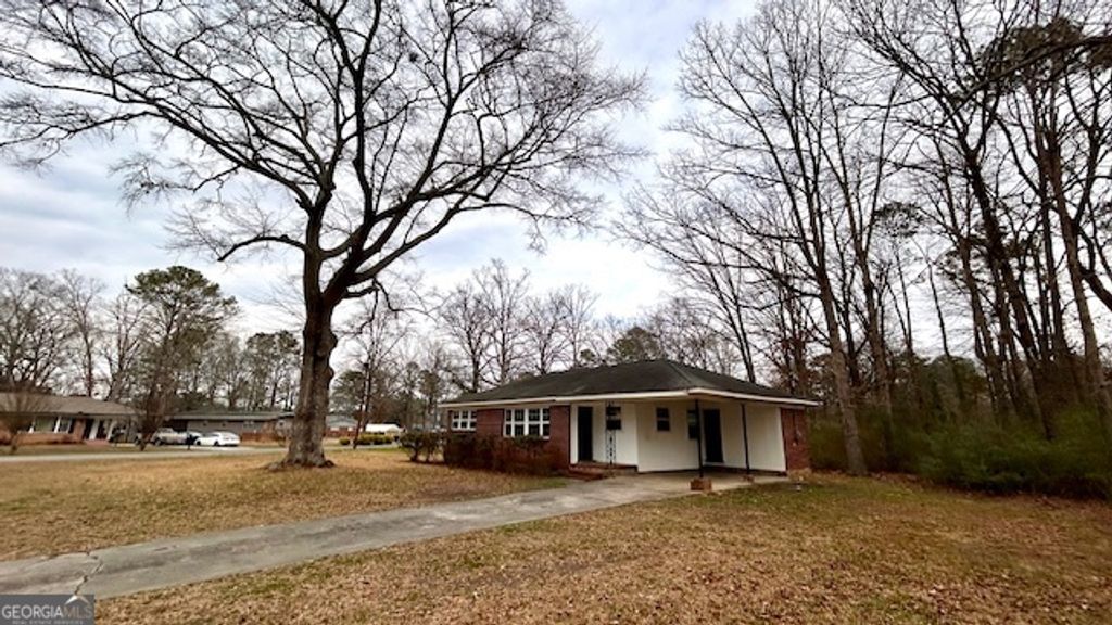 Photo of 202 Harrison Road NW, Rome, GA 30165 (MLS # 10669308)